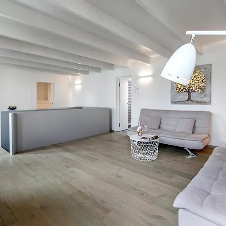 Deluxe Viganello Apartment